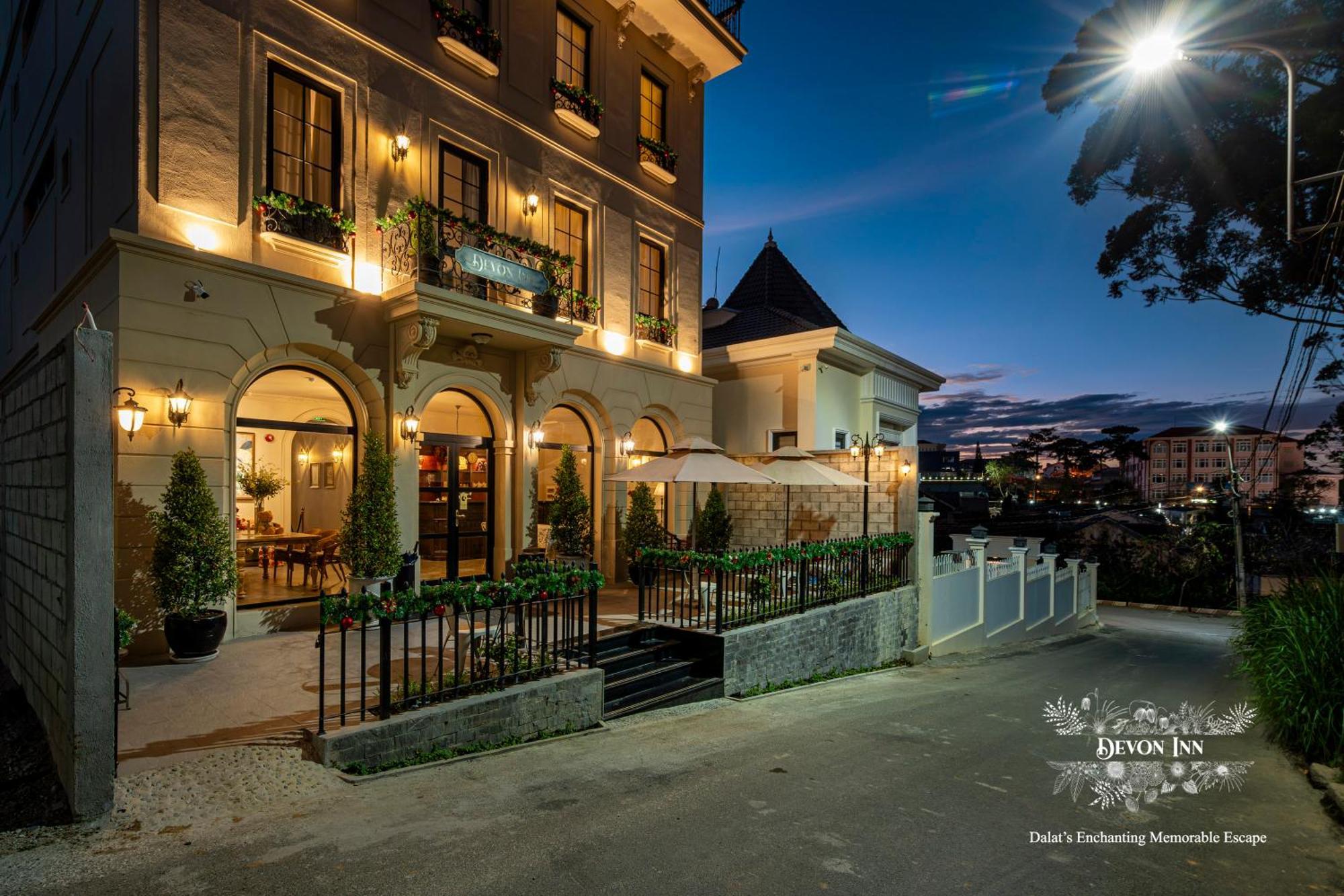 Devon Inn Khu Chi Lăng Esterno foto